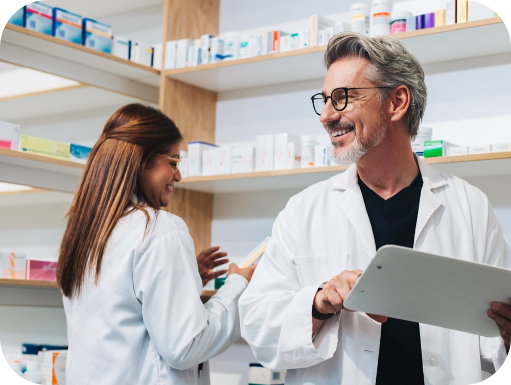 Apothekenteam bei der Übergabe