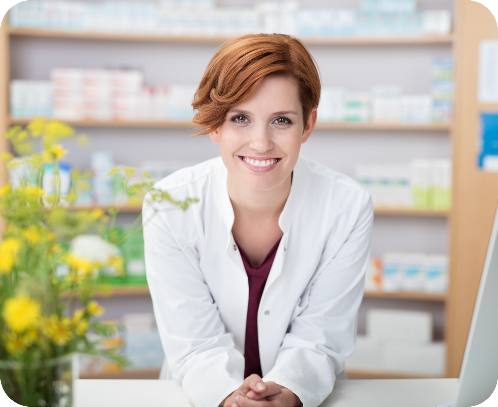 Apothekerin in einer Apotheke